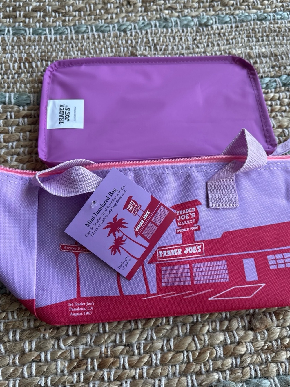Trader Joe’s Pink Mini Insulated Lunch Bag Bundle Summer Coquette Cooler NWT - Picture 4 of 5